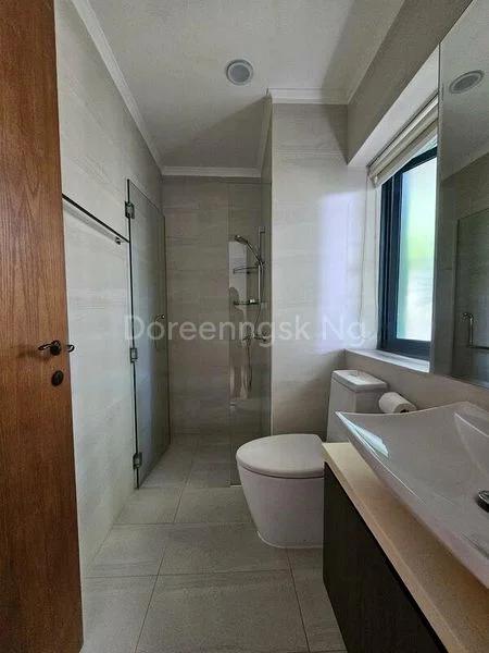 4 Bed Condo for Sale in  Camelot By-the-water - Image 11